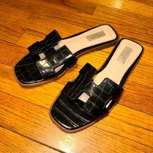 Seven7 Black Croc-Embossed Slide Sandals